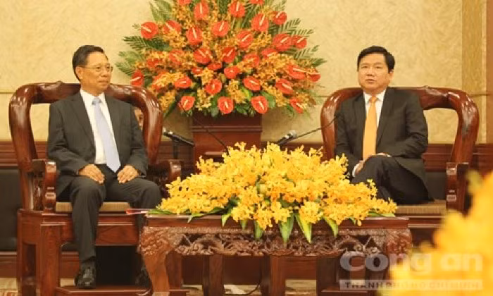 HCM City boosts ties with Lao locality ảnh 1