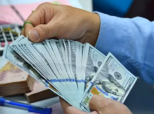 Reference exchange rate up 17 VND on April 27 ảnh 1