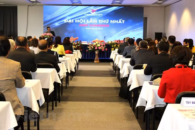 Vietnamese in Europe discuss ways to preserve national culture ảnh 1