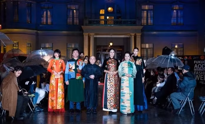 Vietnamese 'ao dai' fashion week opens in Japanese prefecture ảnh 1