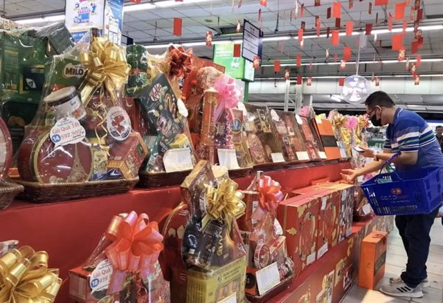 Local products favoured for Tet gift hampers ảnh 1