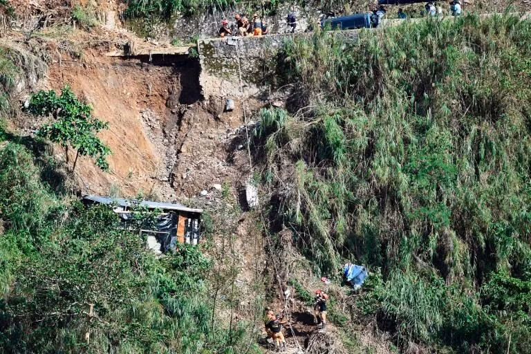 Several killed and missing in Philippine landslide ảnh 1