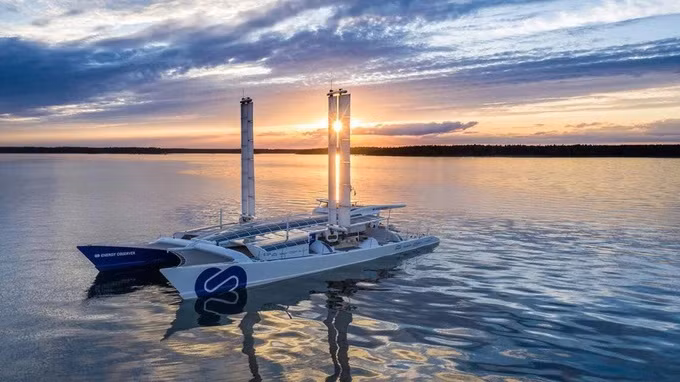 World’s first zero-emission boat visits HCM City ảnh 2
