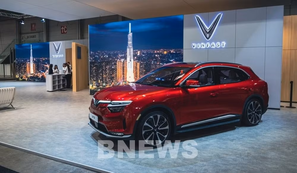 Automaker VinFast to open over 50 stores in Europe ảnh 2