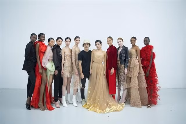 Vietnamese designer presents new collection in London ảnh 1