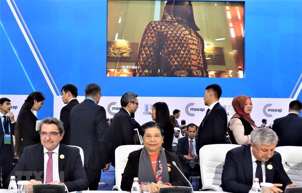 NA Vice Chairwoman attends MSEAP 4 opening ảnh 1