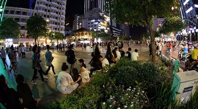 HCM City plans to open more pedestrian streets ảnh 1