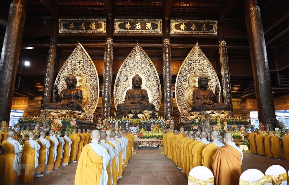 Tam Chuc Pagoda - Ancient beauty amidst majestic scenery ảnh 1