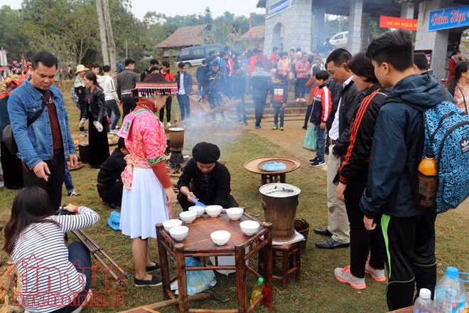 Ethnic tourism village invites visitors with highland flavour, beauty ảnh 1