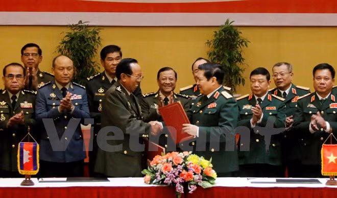 Vietnam, Cambodia promote defence cooperation ảnh 1
