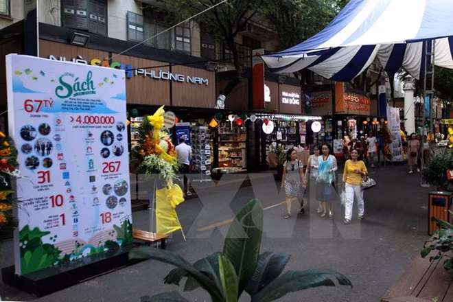 HCM City: Book Street helps promote reading culture ảnh 1