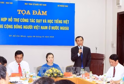 Measures sought to help OVs preserve mother tongue ảnh 1