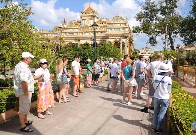 Tourism makes development record in 2017 ảnh 1