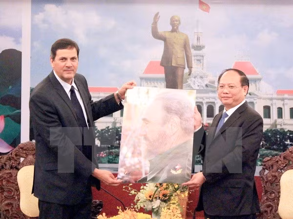 HCM City boosts development cooperation with Cuba ảnh 1