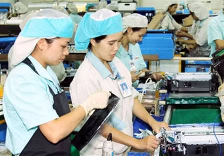 Vietnam to send 100,000 workers abroad annually ảnh 1