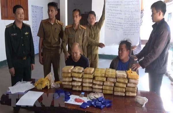 Three Lao drug traffickers arrested in Dien Bien ảnh 1