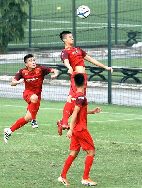 Vietnam, Myanmar in friendly warm-up for SEA Games ảnh 1