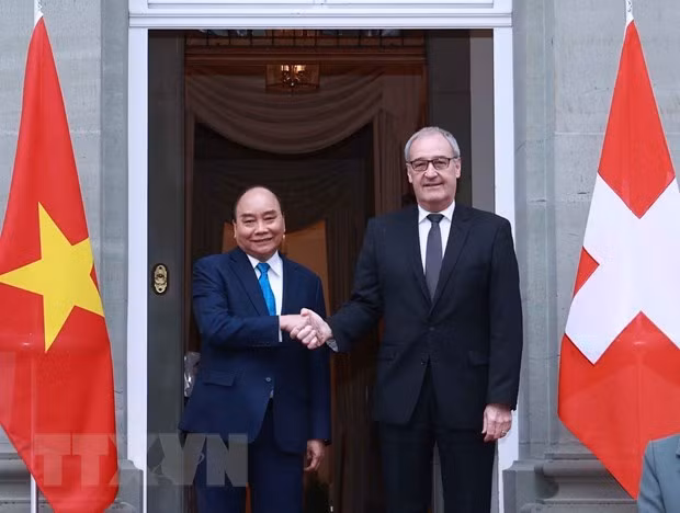 Official highlights combination of Party, State, people-to-people diplomacy ảnh 1