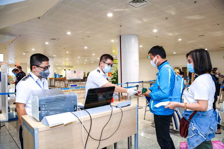 Vietnam to resume nine regular international air routes ảnh 2