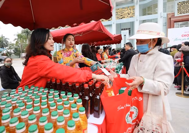 SMS campaign to support poor people, AO/dioxin victims launched ảnh 1 SMS campaign to support poor people, AO/dioxin victims launched ảnh 1