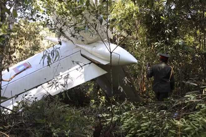 Bodies of 22 victims in Lao military plane crash found ảnh 1