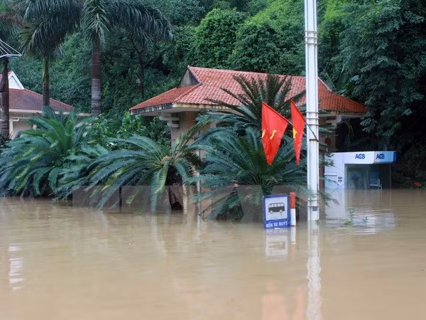 Moderate-to heavy rains continue in northern region ảnh 1