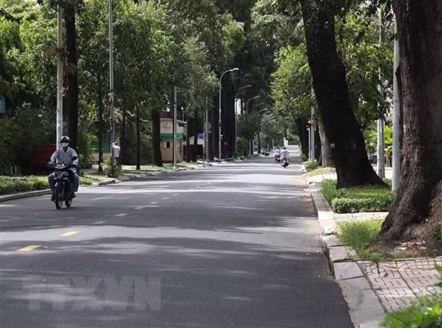 HCM City extends social distancing for two more weeks ảnh 1