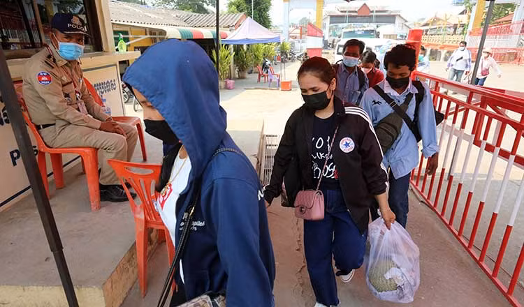 Thailand extends stay for migrant workers ảnh 1
