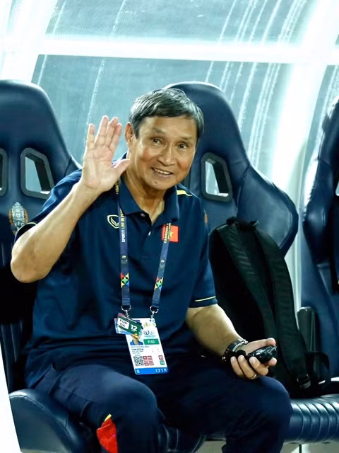 Coach Mai Duc Chung's retirement to mark dawn of new era ảnh 1