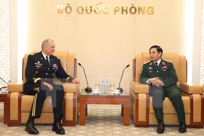 Vietnam, US boost defence ties ảnh 1