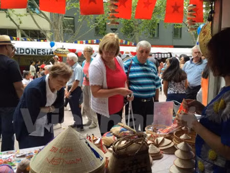ASEAN village shines at Australian multicultural festival ảnh 1
