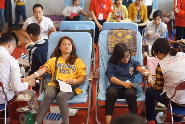 “Red Spring” festival collects 9,300 blood units ảnh 1