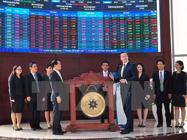 UK Prime Minister attends investment promotion events at HOSE ảnh 1