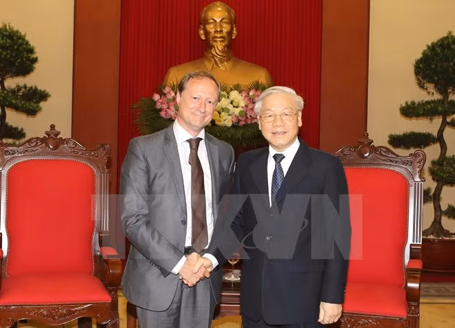  Party leader meets outgoing Belgian ambassador ảnh 1