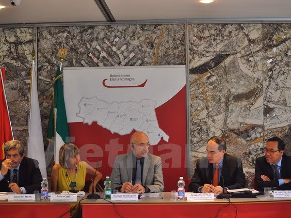 Italian region shares cooperative development expertise with Vietnam ảnh 1