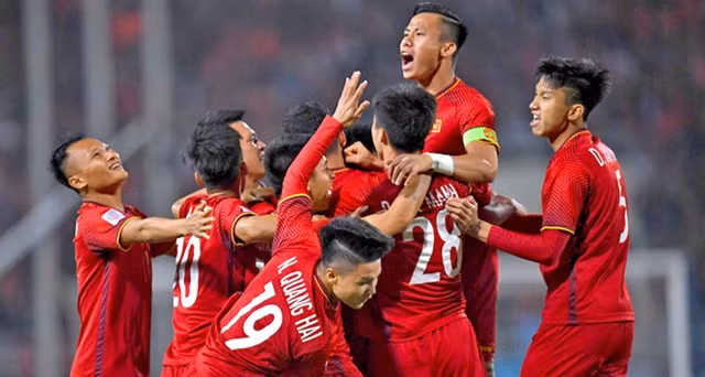 Vietnam national team in top 15 in Asia ảnh 1
