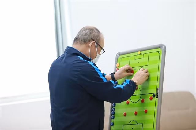Coach Park sets new tactics for national team ảnh 1