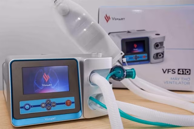 Vingroup completes design of two ventilator models for COVID-19 treatment ảnh 1
