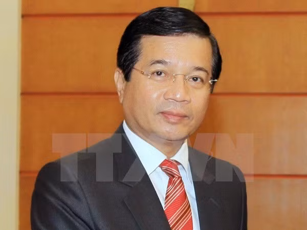 Lao Ambassador honoured with friendship insignia ảnh 1 Lao Ambassador honoured with friendship insignia ảnh 1