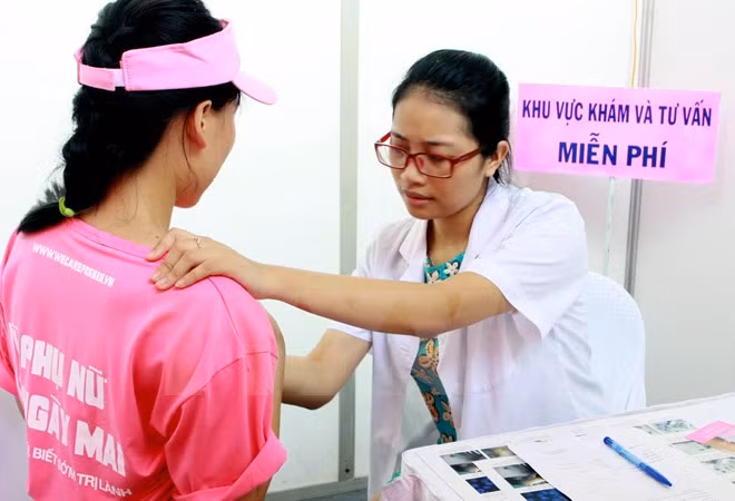 Immunotherapy represents a new hope for cancer patients ảnh 1