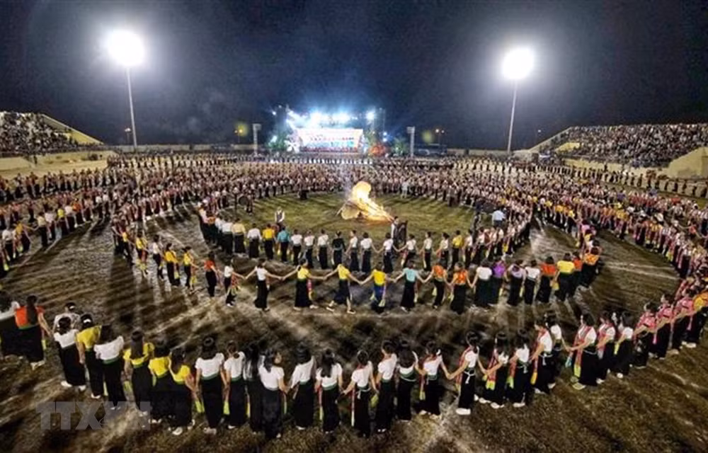 Xoe - unique dance of Thai ethnic minority group in Northwestern region ảnh 1