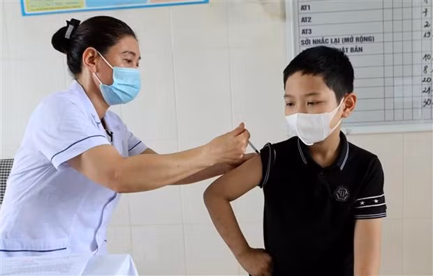 Vietnam logs 1,550 new COVID-19 cases on May 16 ảnh 1