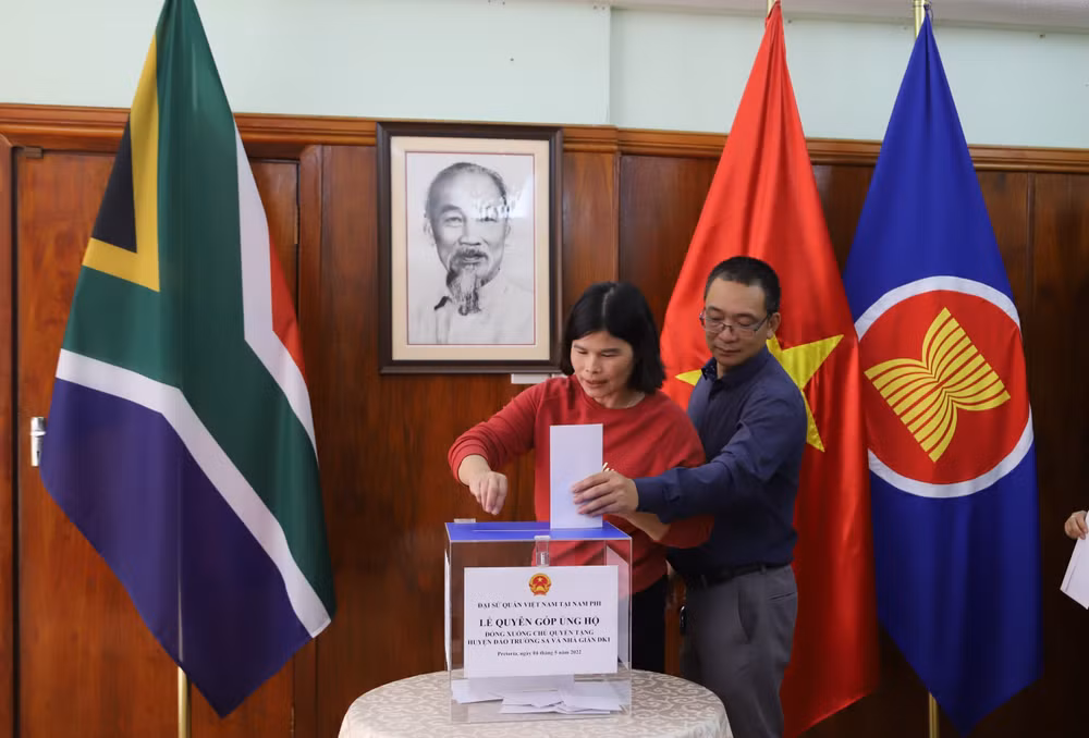 Fundraising held in South Africa to support islanders, solders in Truong Sa ảnh 1 Fundraising held in South Africa to support islanders, solders in Truong Sa ảnh 1