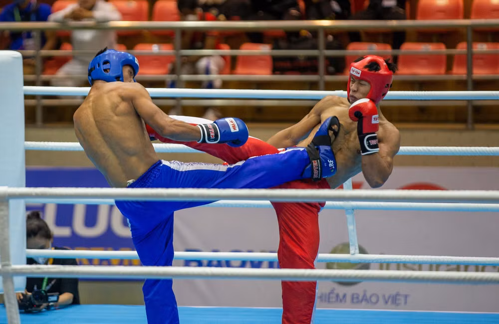 Vietnamese kickboxers get off to good start ​​​​​​​to SEA Games 31 ảnh 1