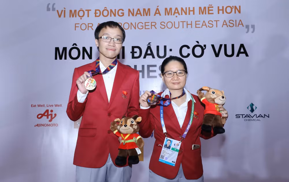 SEA Games 31: GM Son grabs gold in standard chess ảnh 1