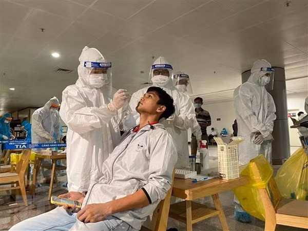45 new COVID-19 infections found on February 8 ảnh 1
