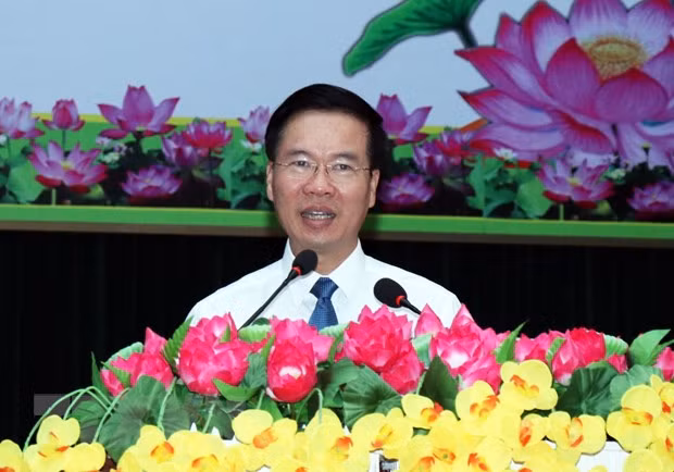 Standing member of Party Central Committee‘s Secretariat pays Tet visit to soldiers ảnh 1