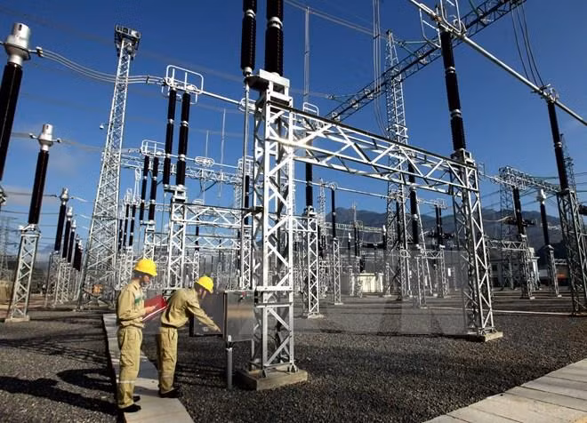 EVN puts 96 power transmission projects into use in 10 months ảnh 1