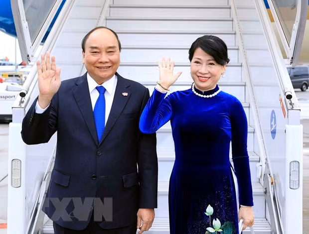 President Nguyen Xuan Phuc heads to Russia ảnh 1
