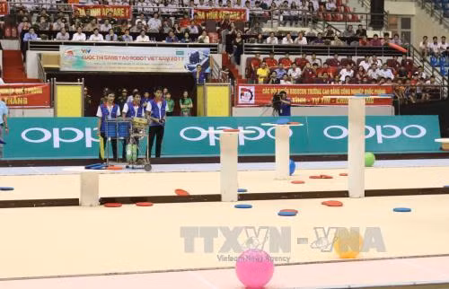 Robocon Vietnam 2017 begins final round ảnh 1